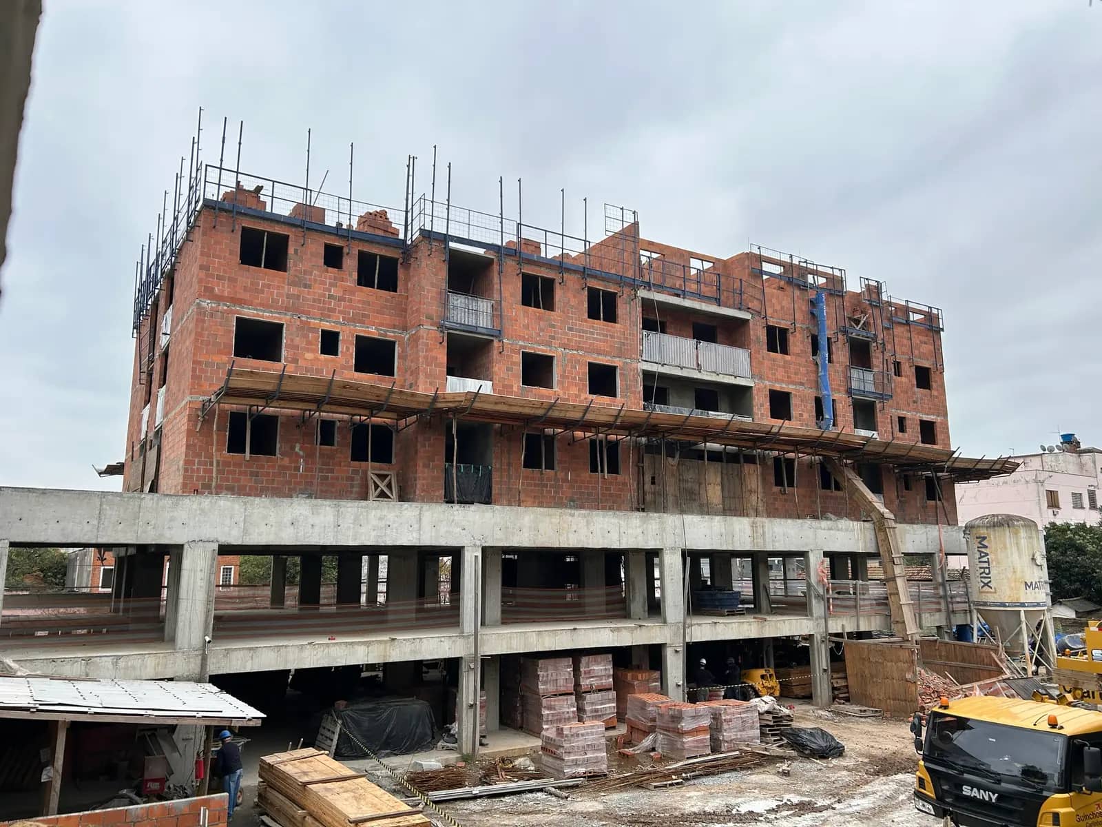 Obra do Residencial Athena em andamento