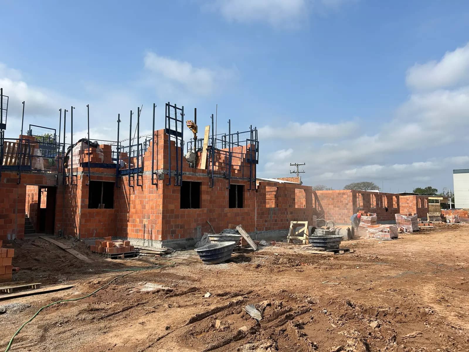 Obra do Residencial Dublin em andamento
