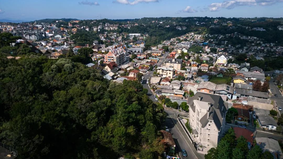 Vista aérea do bairro Floresta, em Gramado.