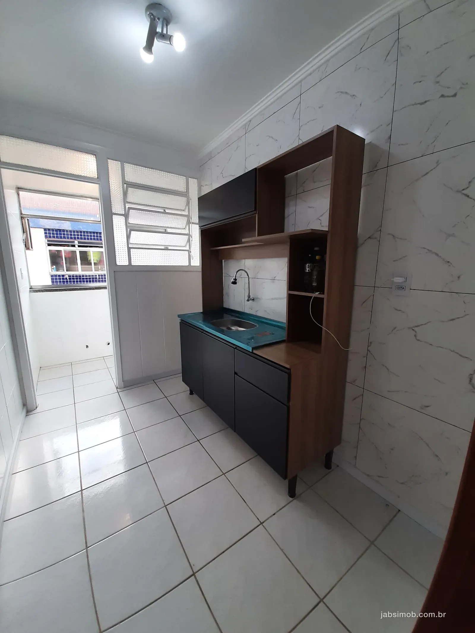 Cozinha — Apartamento de 1 quarto com 46 m², desocupado, na Vila Ipiranga, Porto Alegre