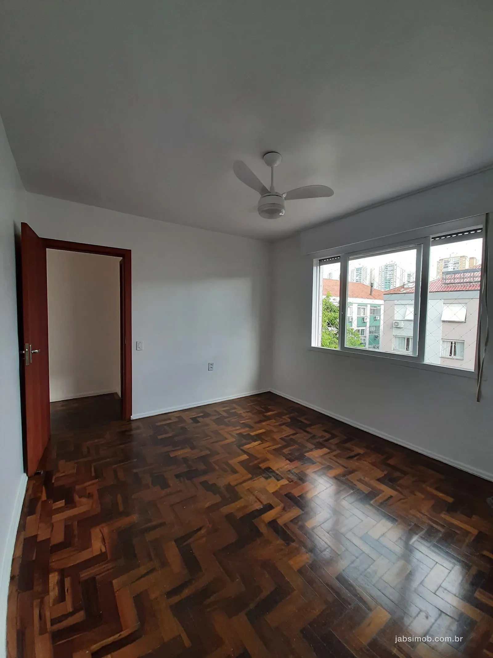 Quarto — Apartamento de 1 quarto com 46 m², desocupado, na Vila Ipiranga, Porto Alegre