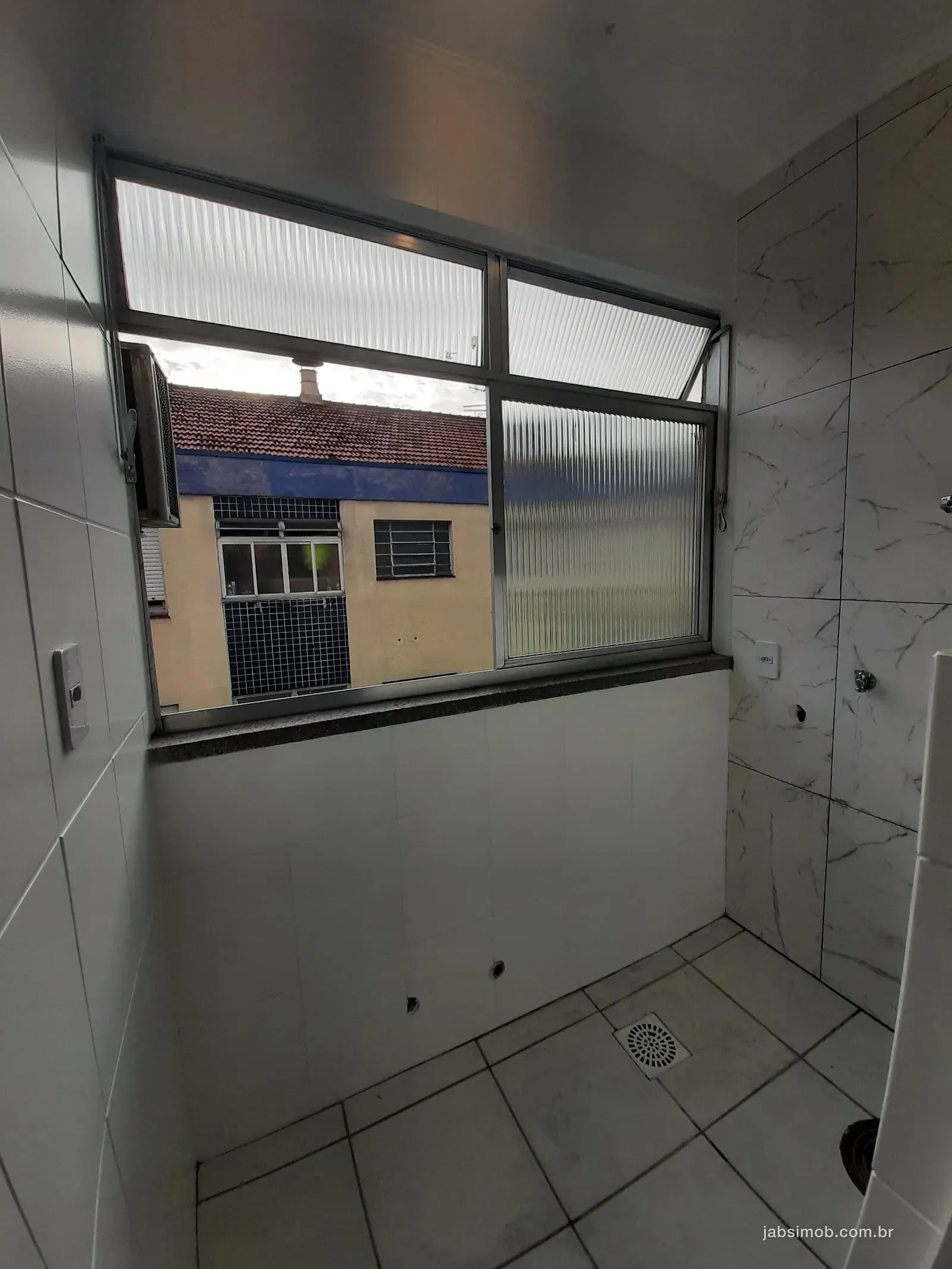 Área de serviço — Apartamento de 1 quarto com 46 m², desocupado, na Vila Ipiranga, Porto Alegre