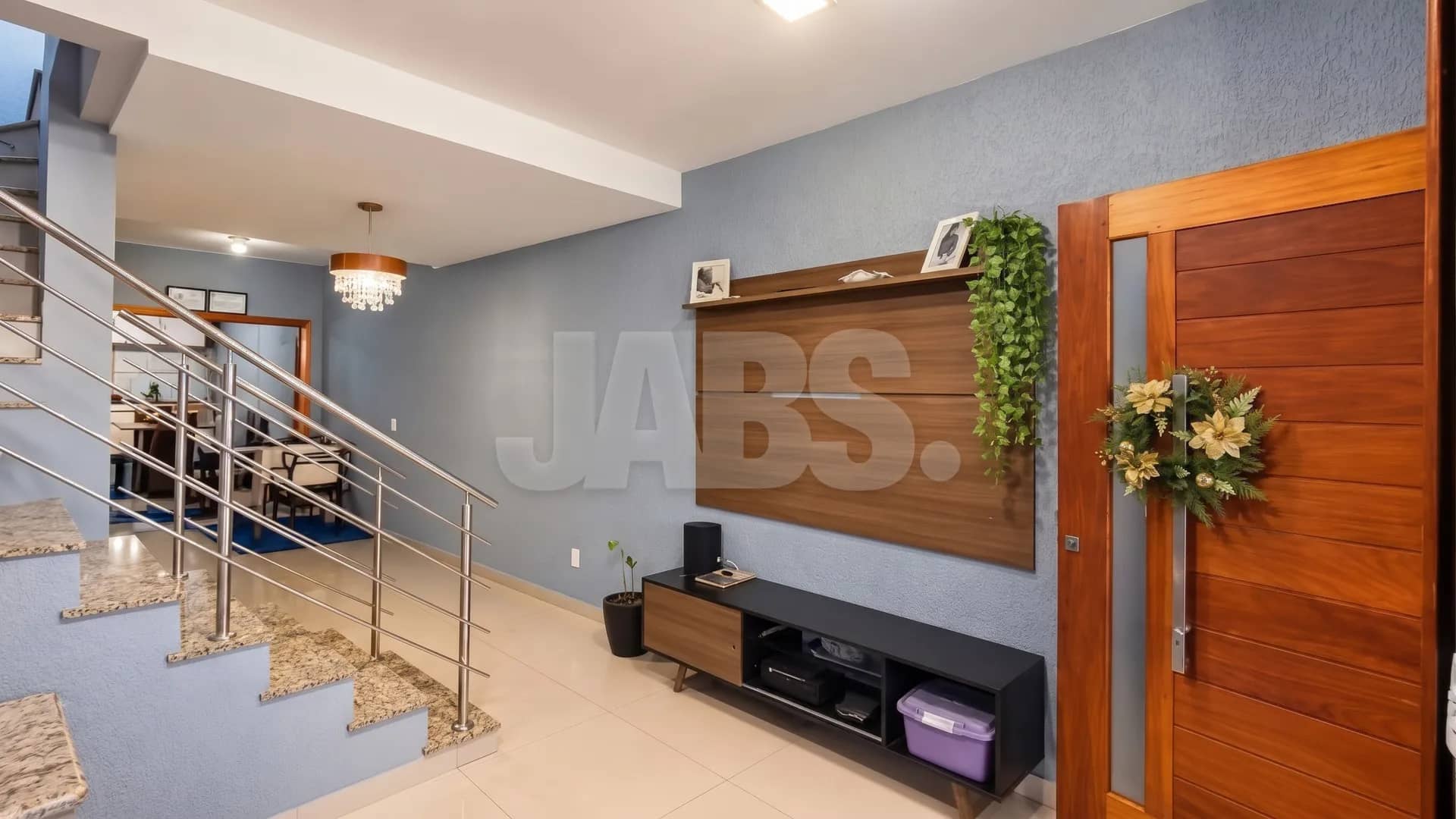 Sala com escada — Casa mobiliada de 145 m² com 2 quartos no Mato Grande