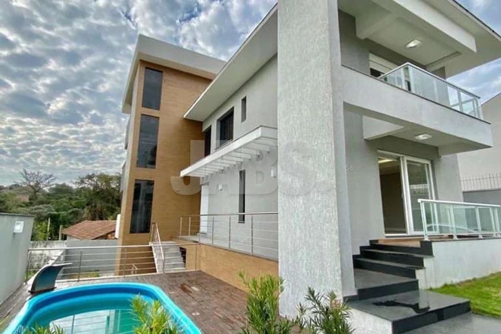 Casa de 600 m² com piscina, 2 suítes, terraço e 6 vagas no Espírito Santo, foto 1