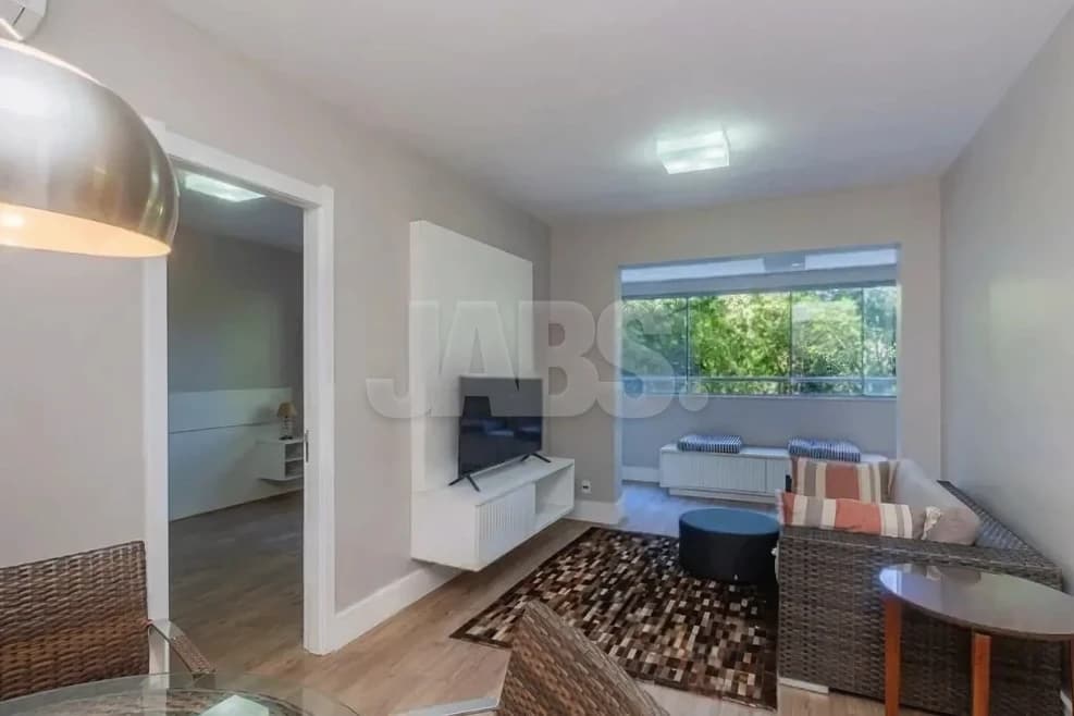 Apartamento de 1 quarto com varanda nas Três Figueiras, em condomínio com piscina, foto 1