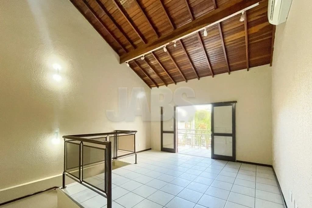 Casa reformada de 3 quartos com suíte e sacada no Passo da Areia, foto 1