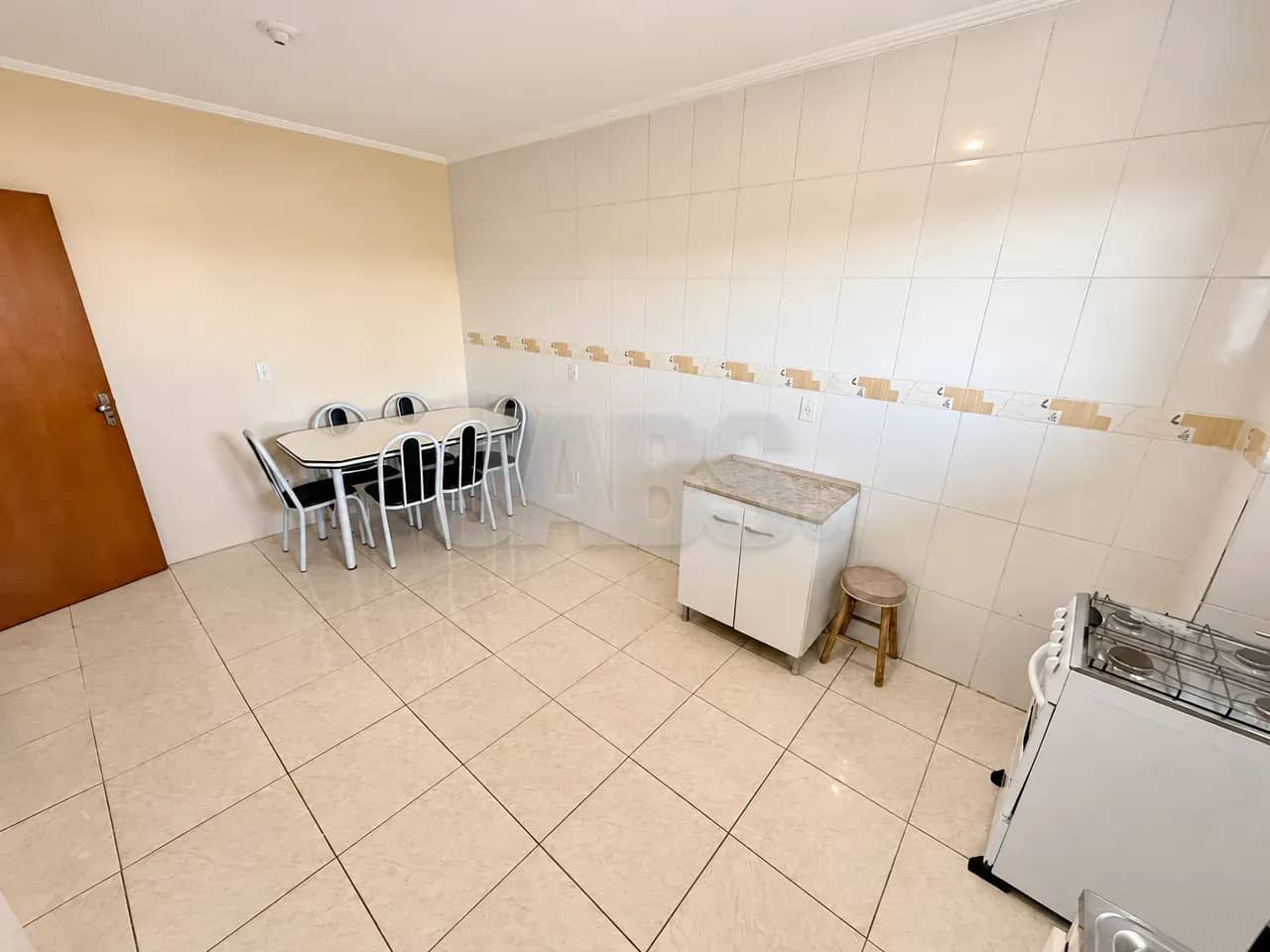 Copa com mesa e fogão
