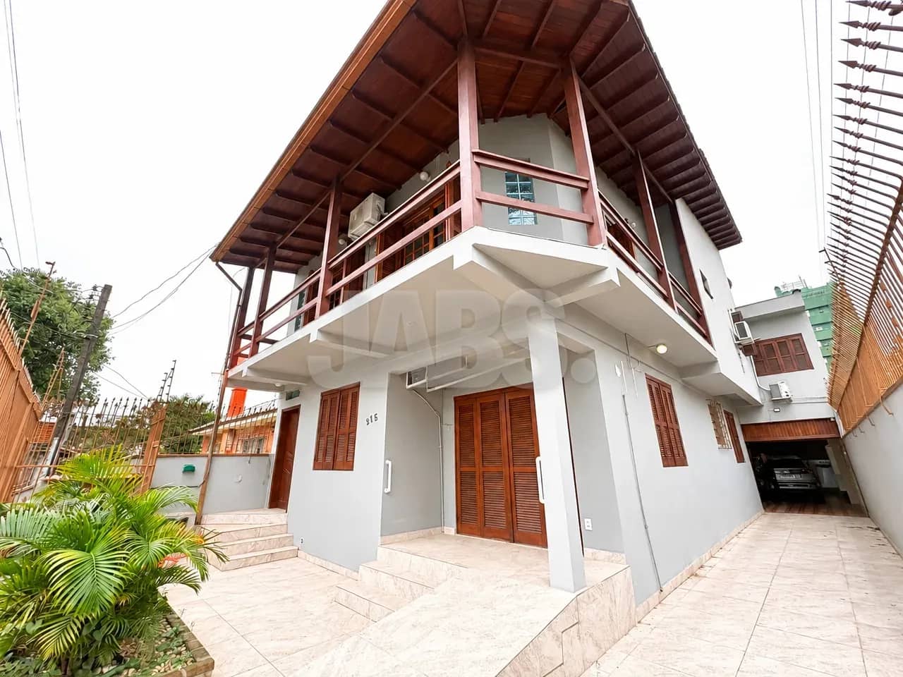 Fachada da casa de 2 andares