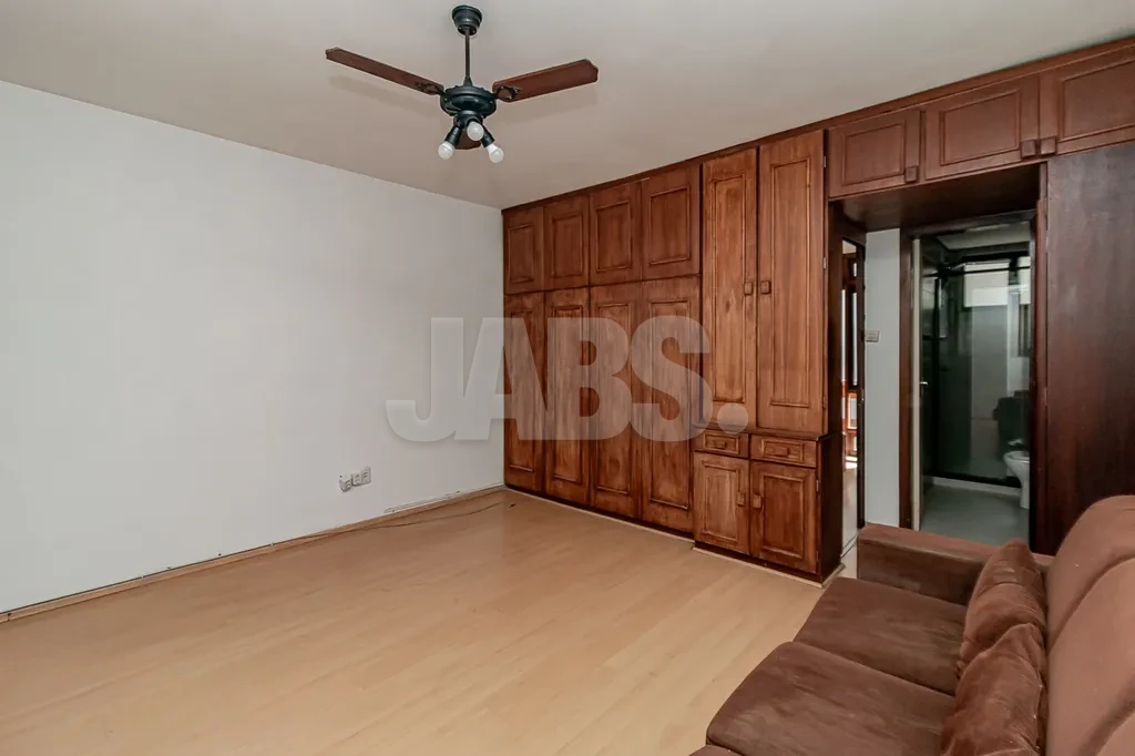 Sala com piso laminado