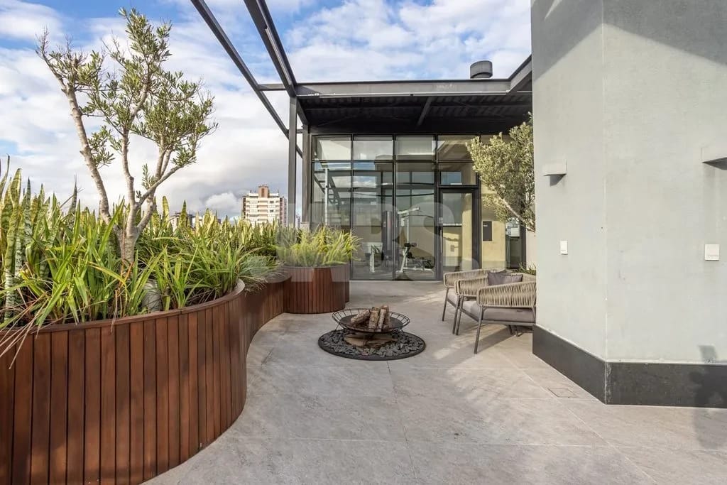 Terraço com fogo de chão