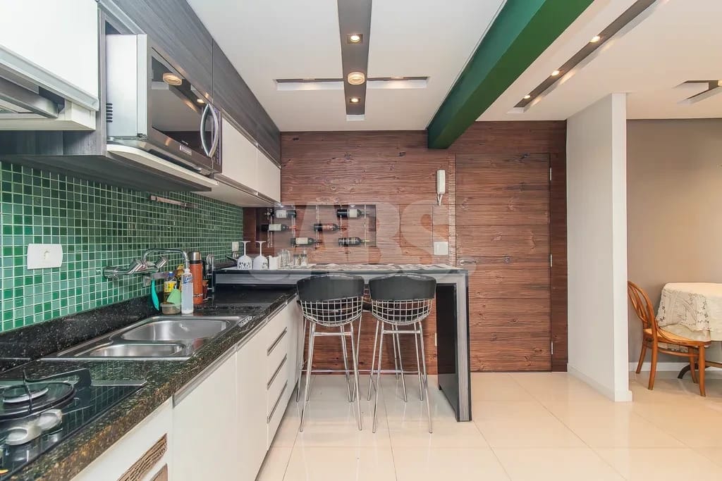 Cozinha planejada com granito
