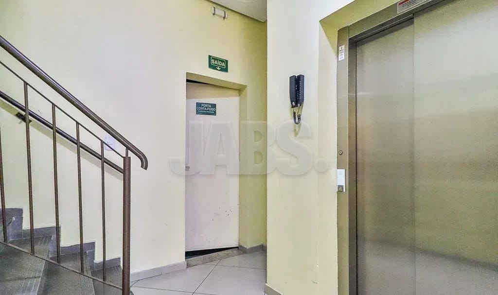 Hall com elevador
