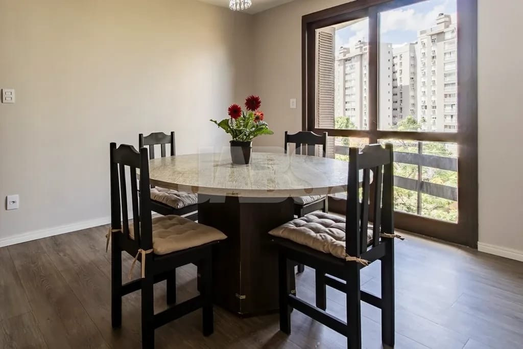 Sala de jantar com vista