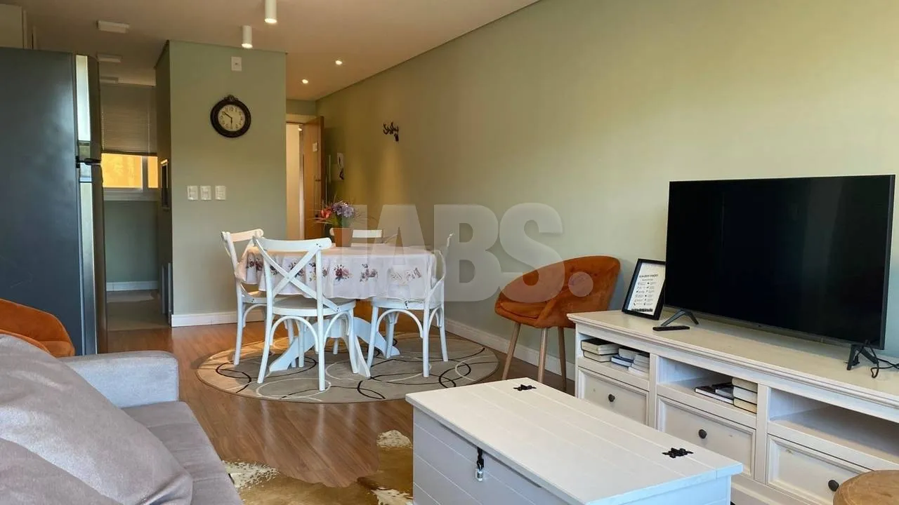 Apartamento mobiliado com suíte e 2 vagas na Vila Maggi, foto 1