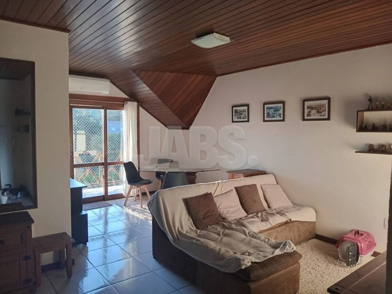 Apartamento semimobiliado de 1 dormitório no Laje de Pedra, foto 1