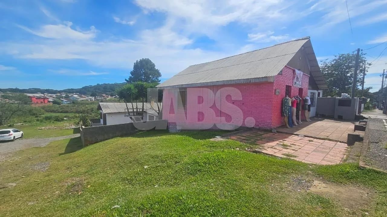 Casa de 3 dormitórios com garagem para 2 carros na Santa Marta, foto 2