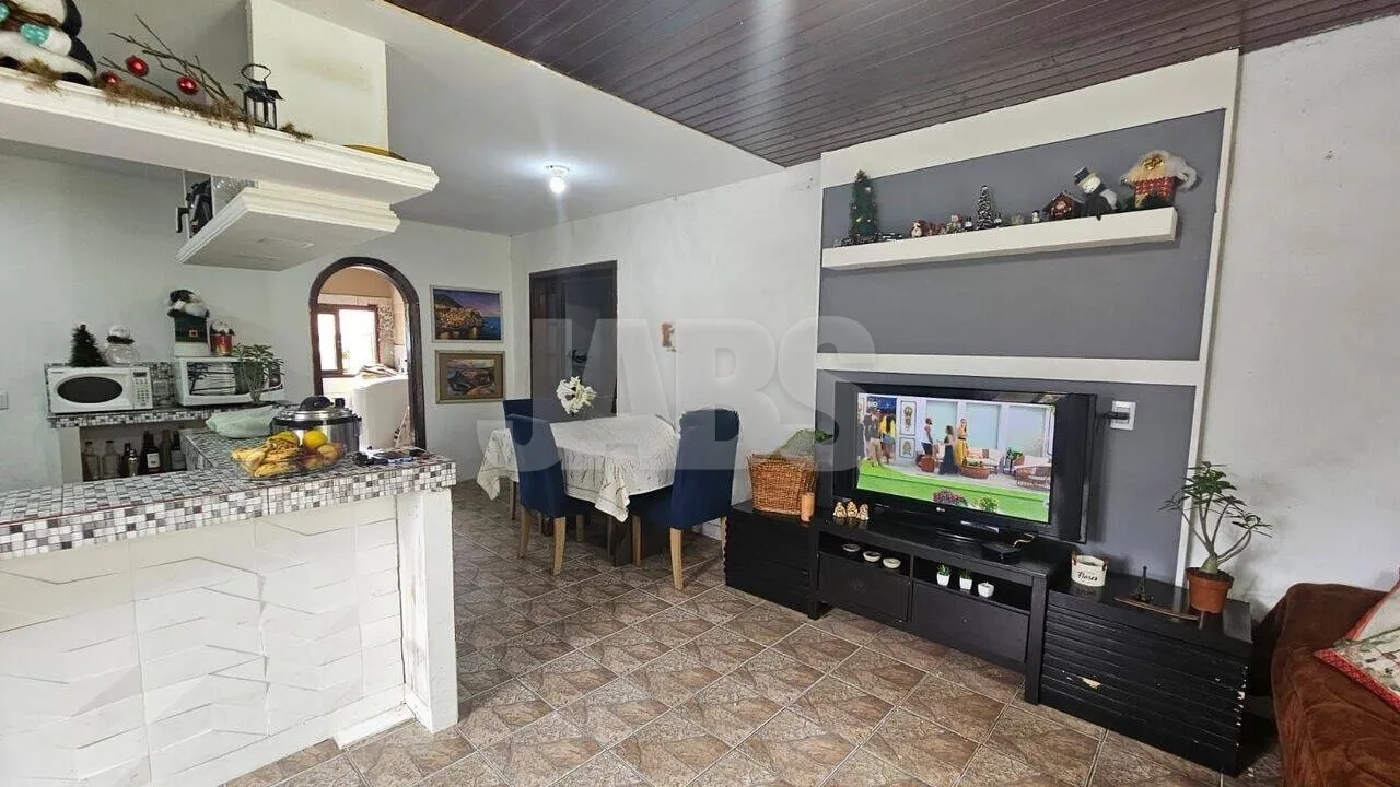 Casa de 242 m² em terreno de esquina de 732 m² no Leodoro de Azevedo, foto 3