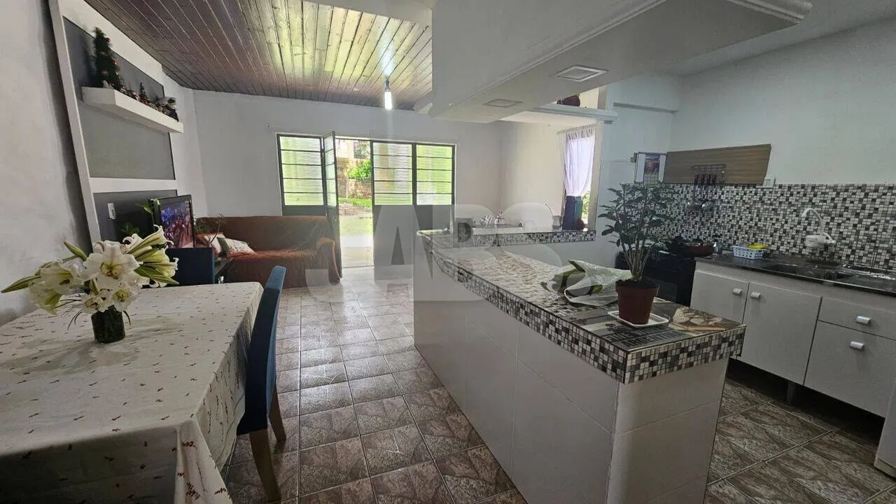 Casa de 242 m² em terreno de esquina de 732 m² no Leodoro de Azevedo, foto 7