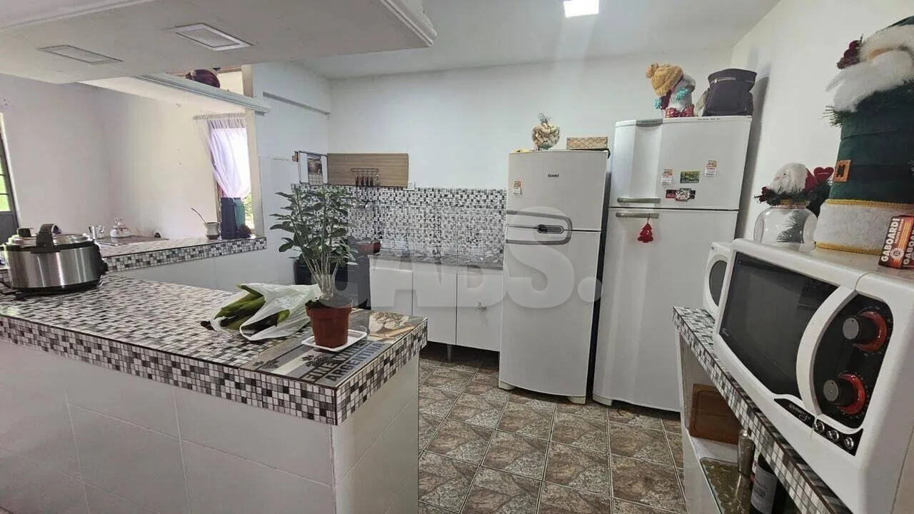 Casa de 242 m² em terreno de esquina de 732 m² no Leodoro de Azevedo, foto 8