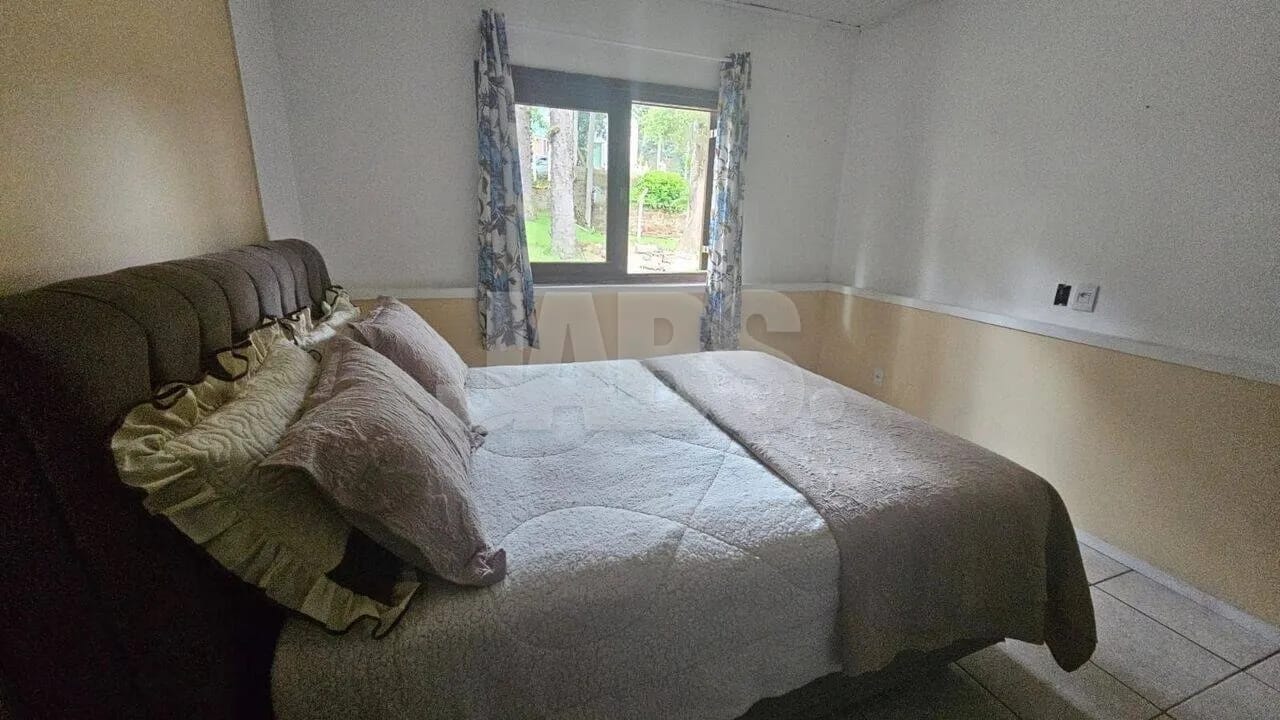 Casa de 242 m² em terreno de esquina de 732 m² no Leodoro de Azevedo, foto 14