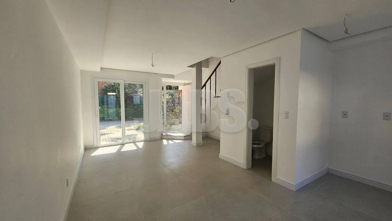 Casa nova com suíte e pátio no Della Serra, Vila Suzana, foto 1