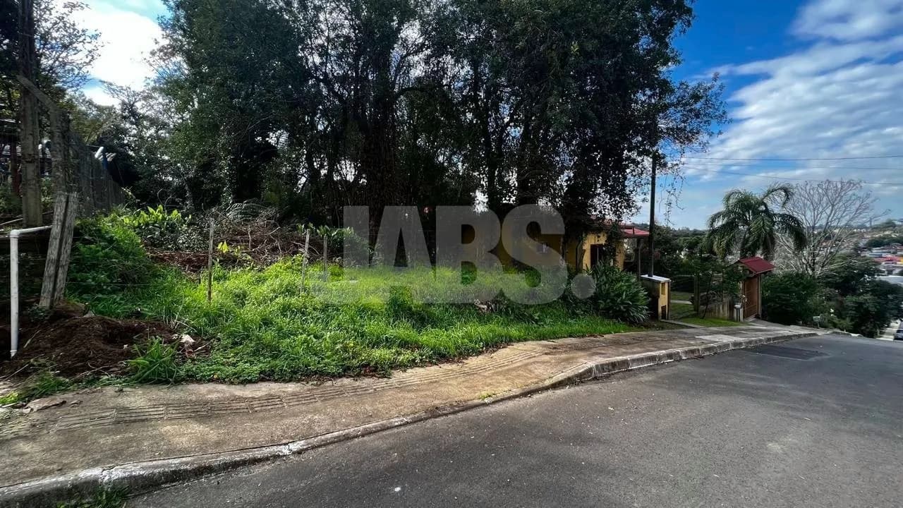 Terreno plano de 516 m² com vista no São José, foto 1