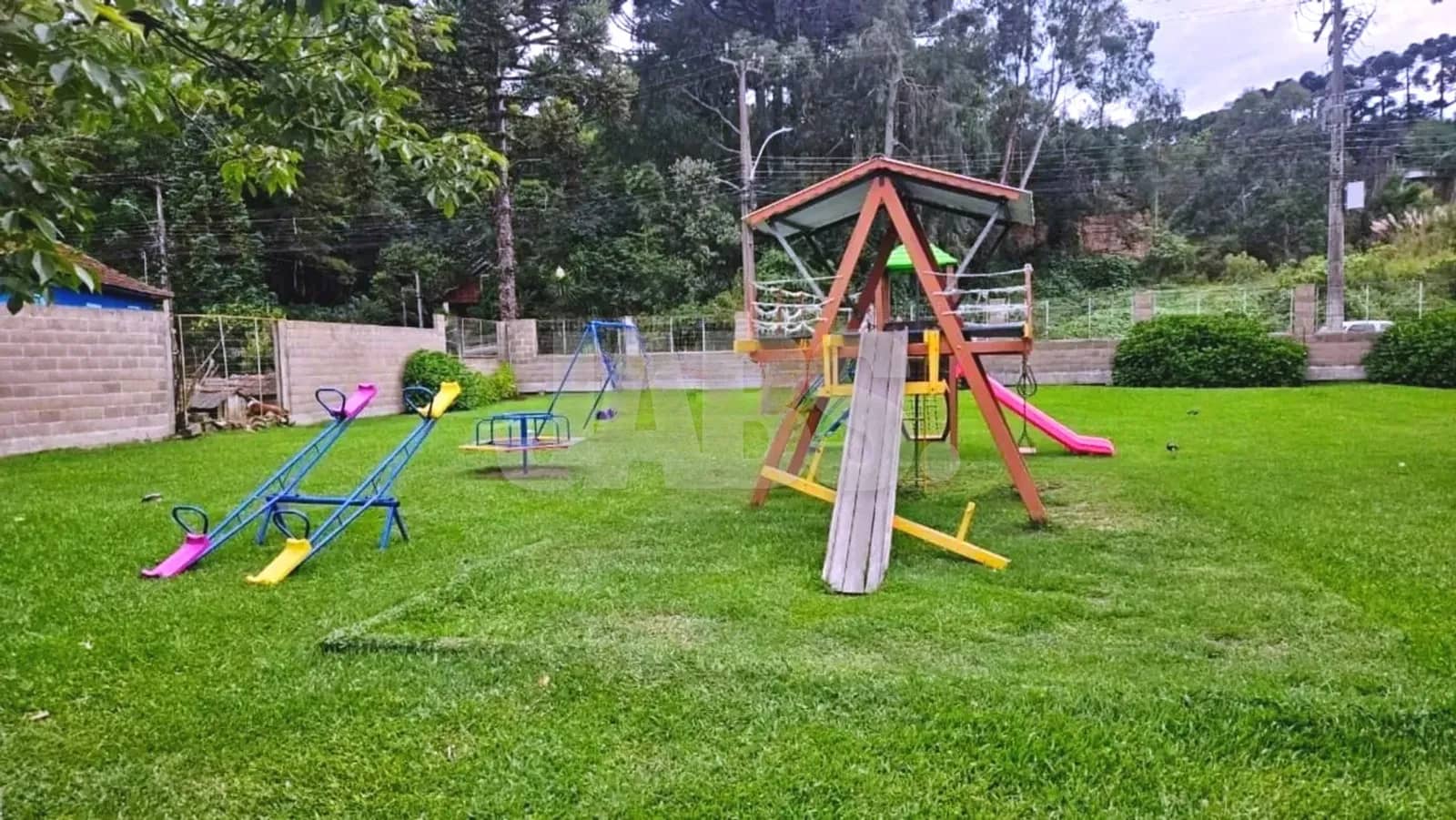 Playground no jardim
