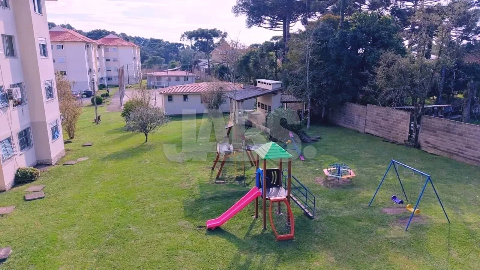 Área verde entre os prédios