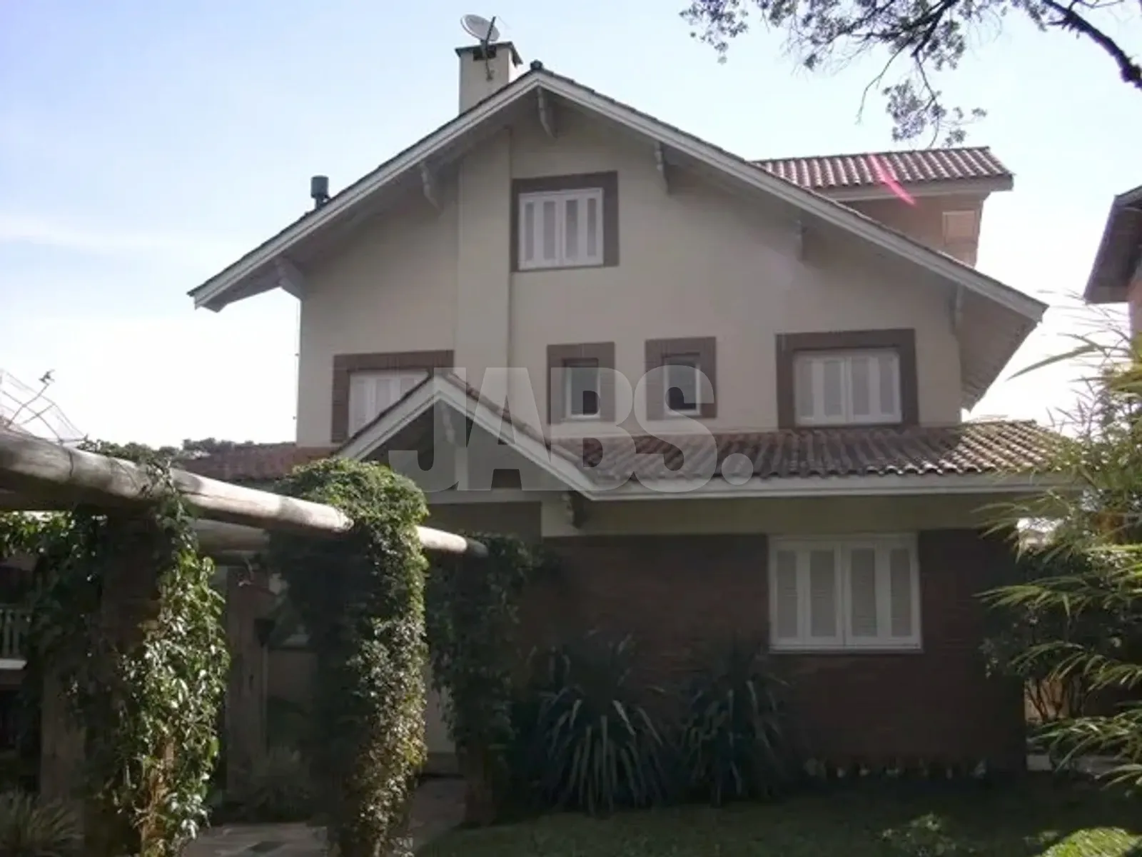 Prédio visto do jardim