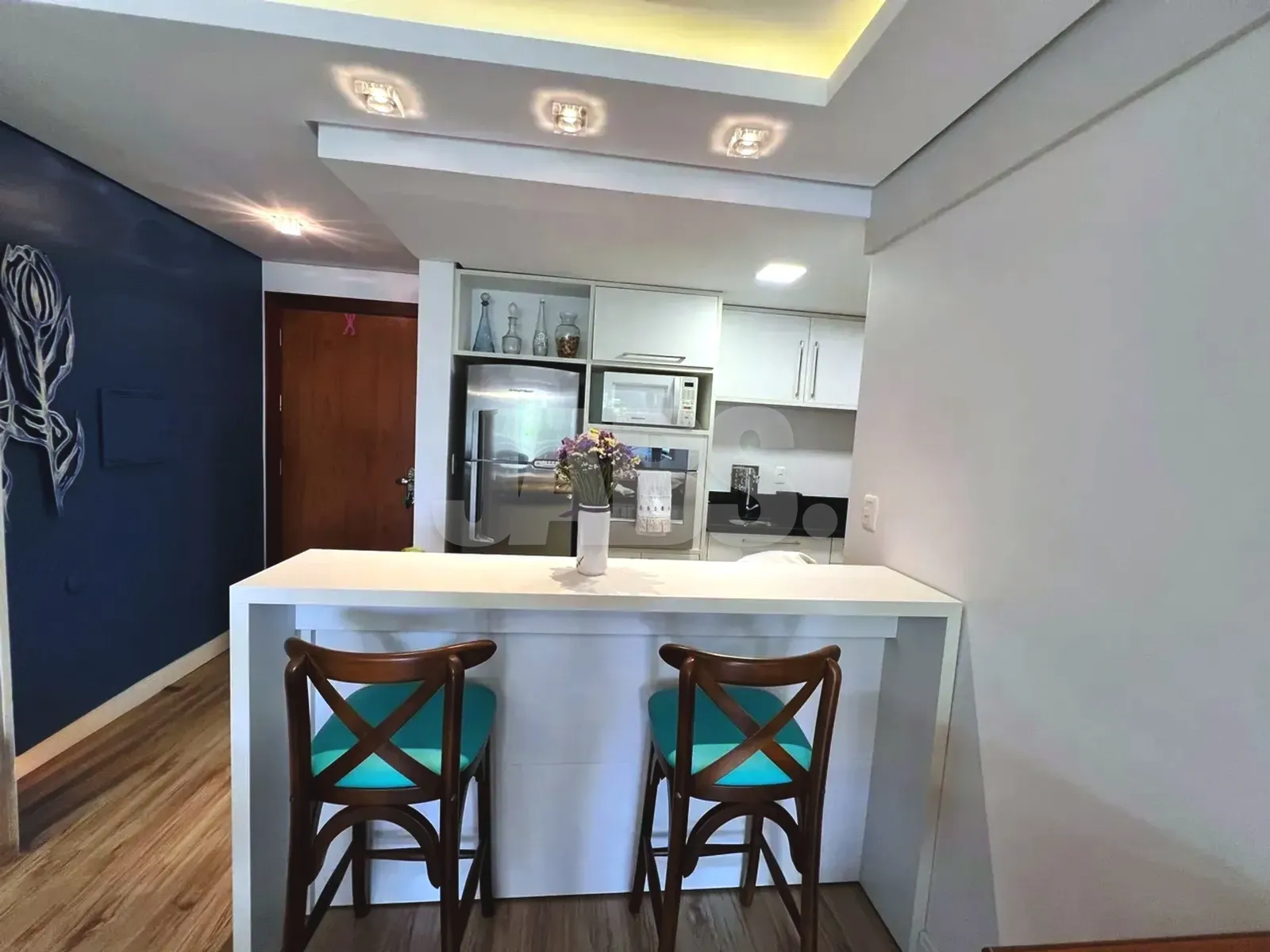 Cozinha americana com banquetas