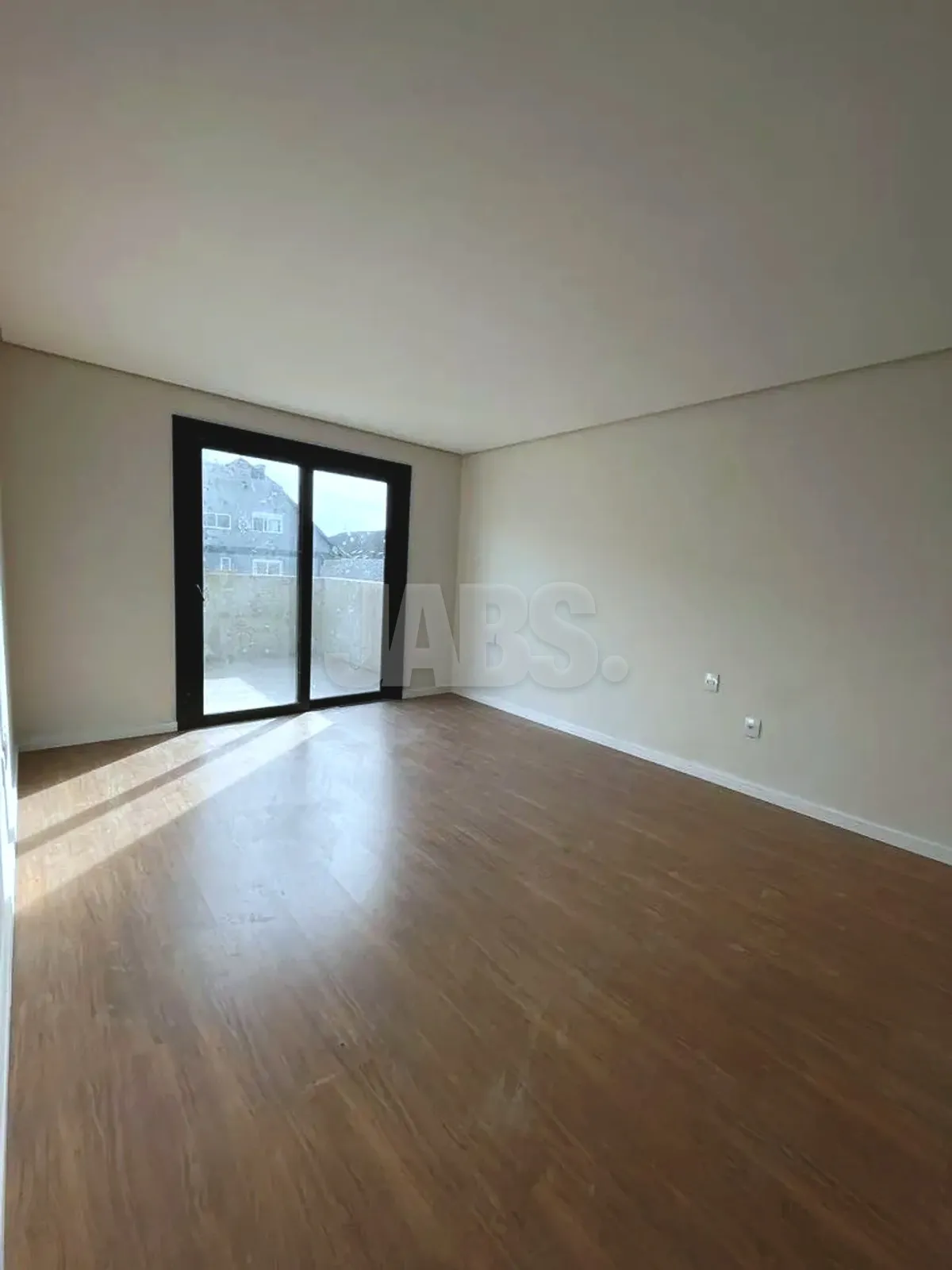 Dormitório com porta de vidro