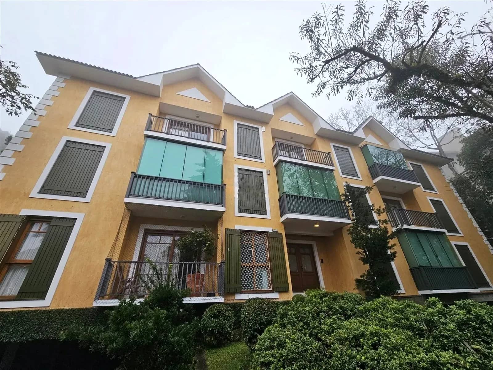 Fachada do residencial no Planalto, em Gramado