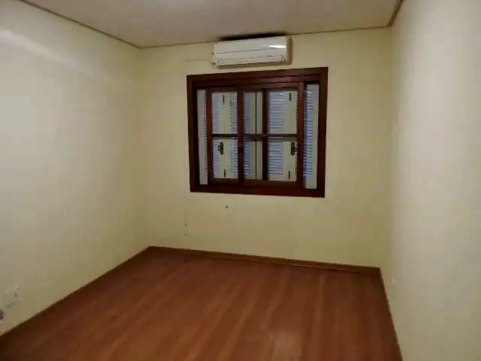 Segundo dormitório com janela