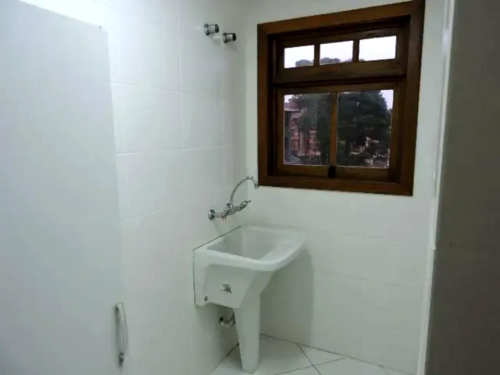 Área de serviço com tanque