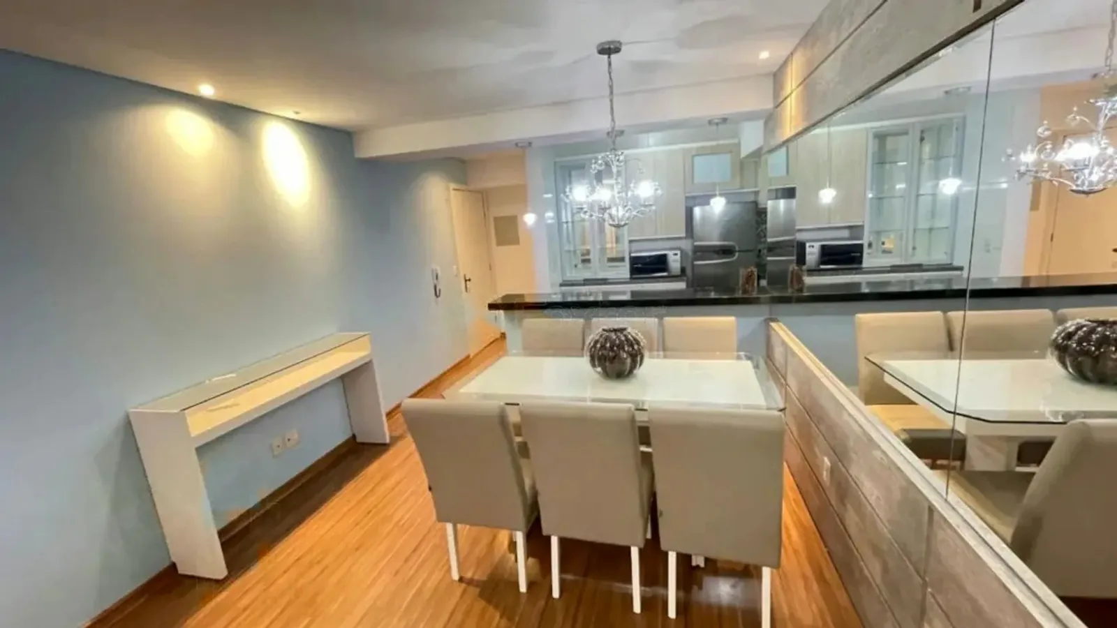 Jantar e balcão da cozinha