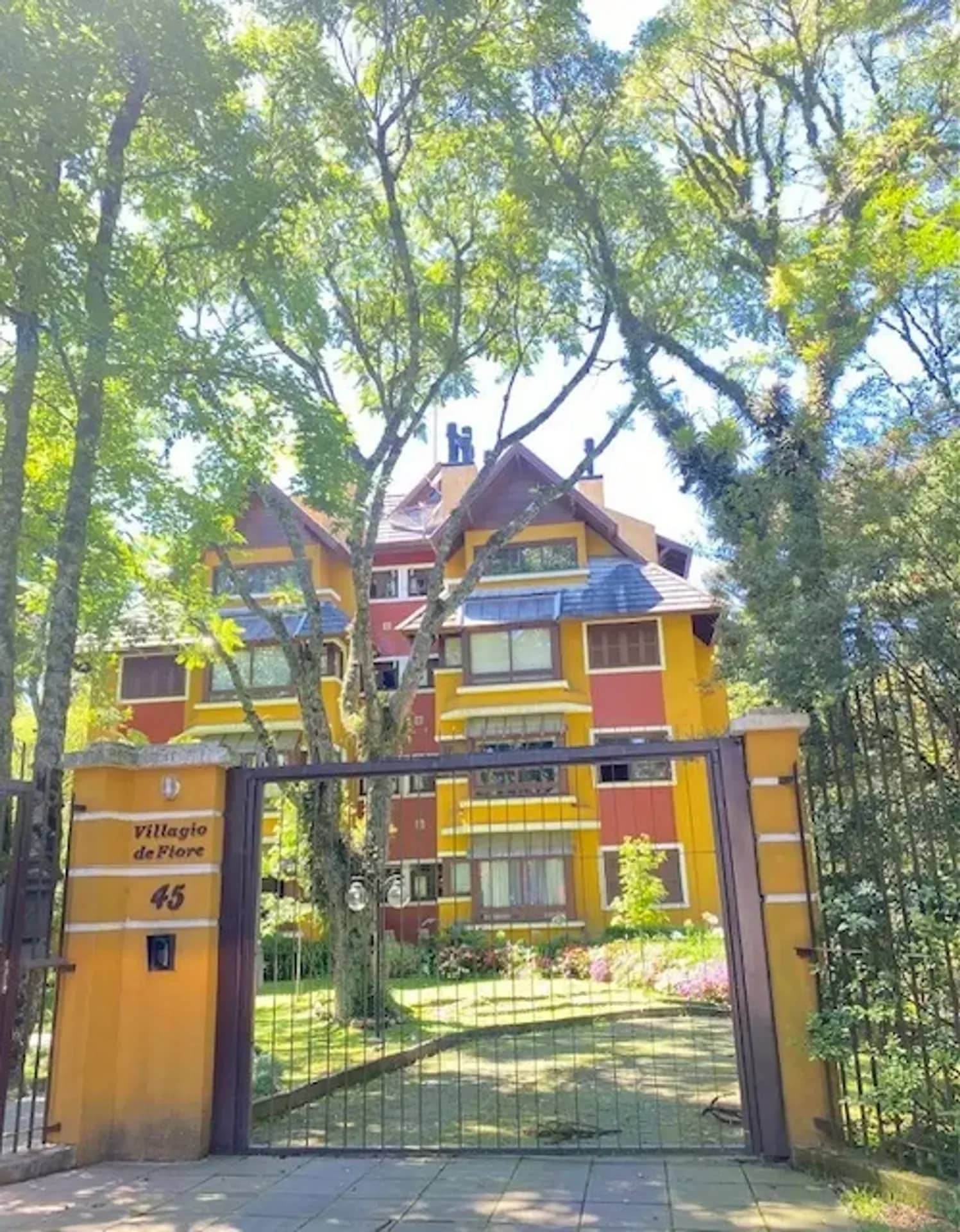 Portão do condomínio