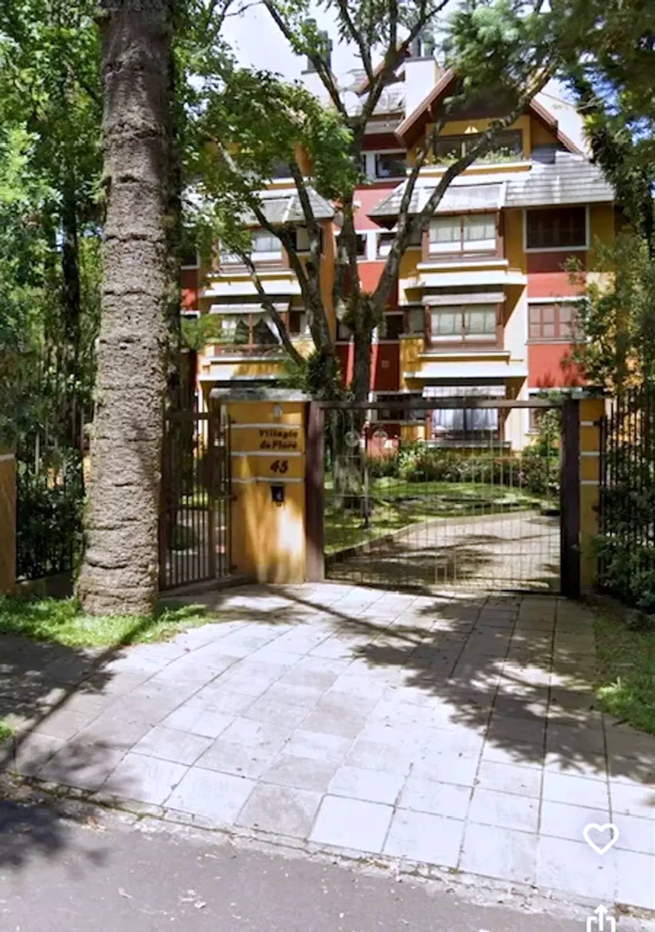 Acesso arborizado