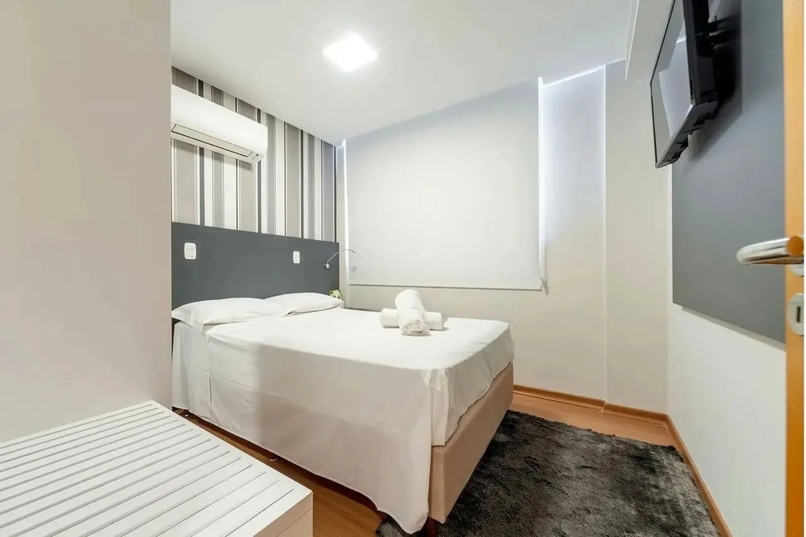Suíte com cama de casal