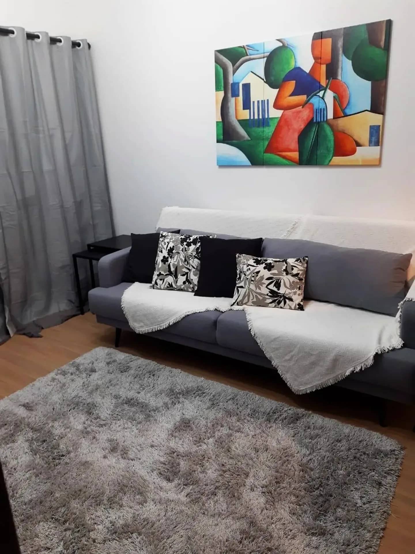 Apartamento mobiliado com suíte na Rua São Pedro