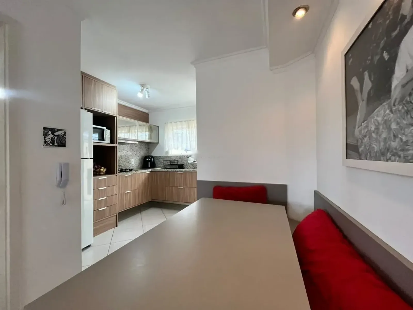 Casa geminada semimobiliada de 2 dormitórios com jardim, foto 7