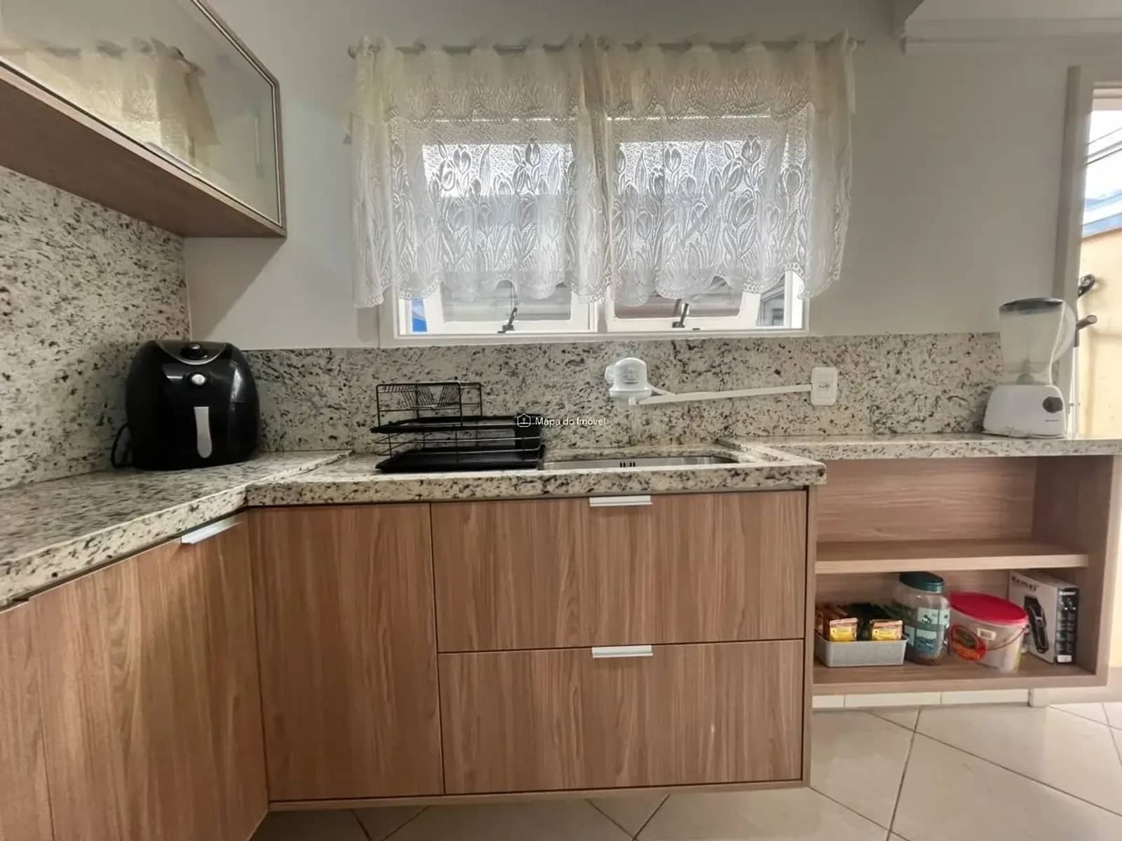 Casa geminada semimobiliada de 2 dormitórios com jardim, foto 9