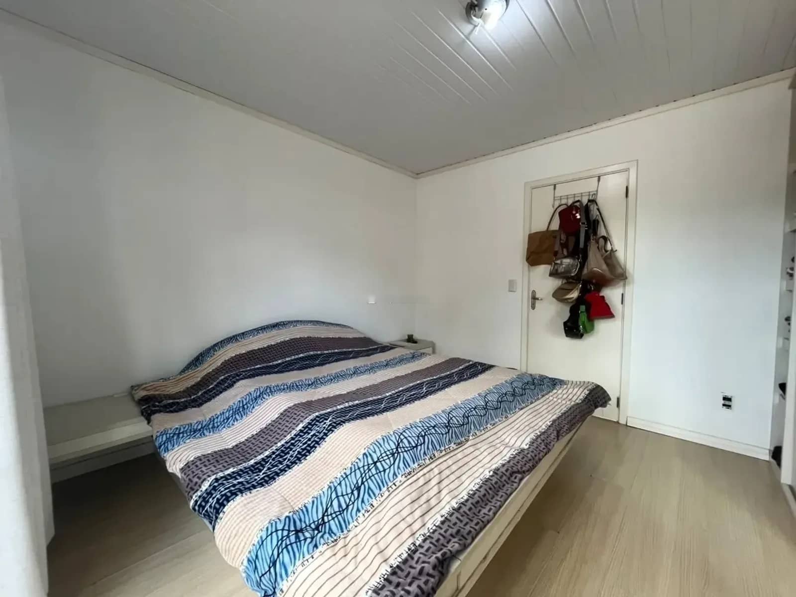 Casa geminada semimobiliada de 2 dormitórios com jardim, foto 13