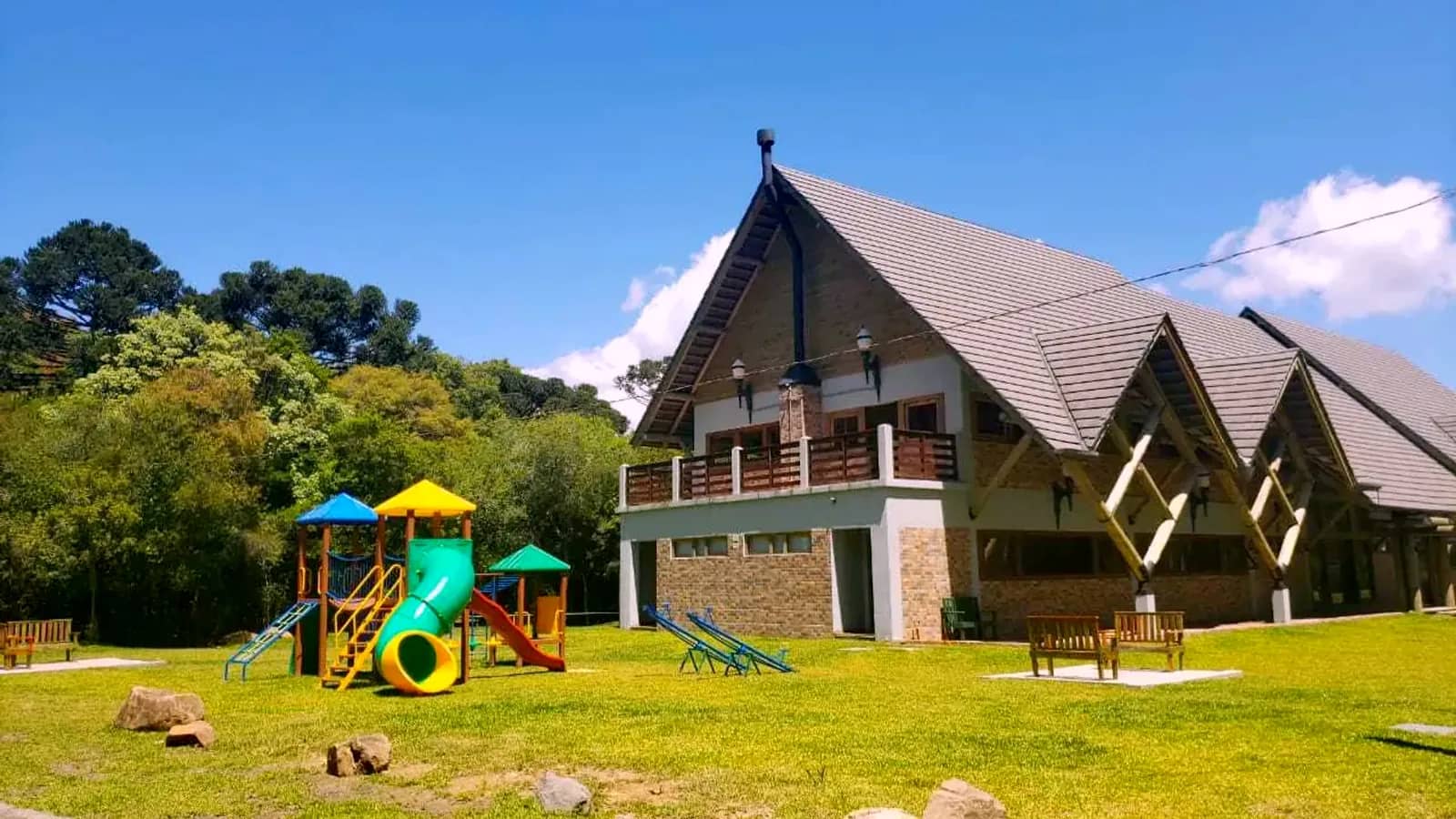 Sede do condomínio com playground