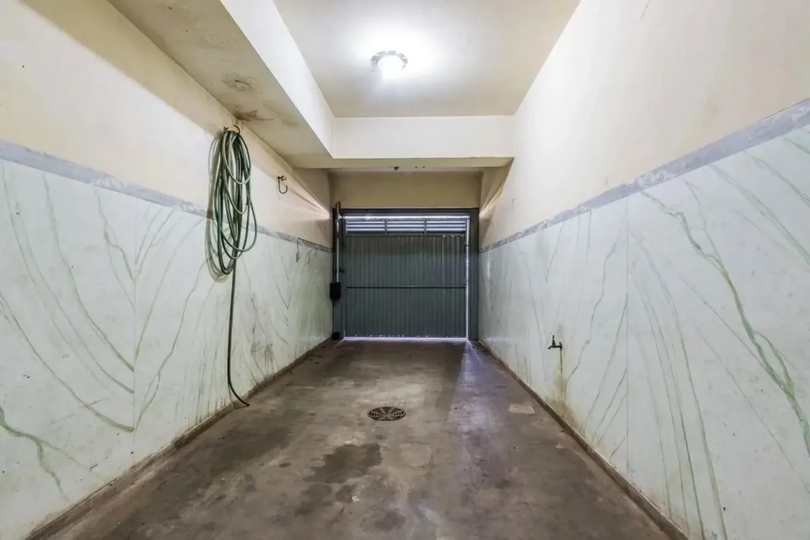 Box de garagem fechado