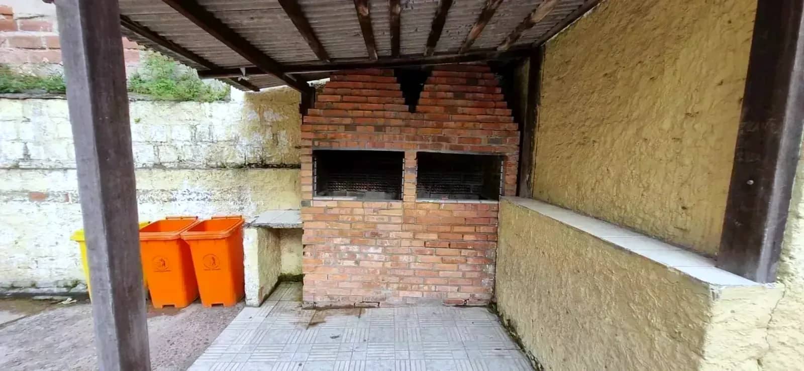 Churrasqueira coletiva coberta