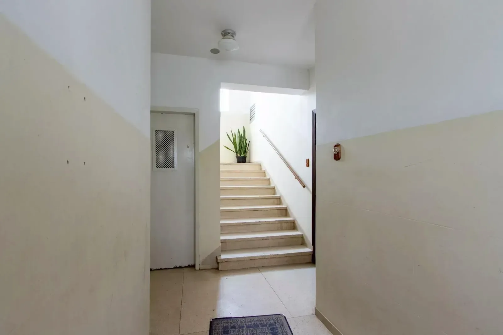 Hall de escada do bloco