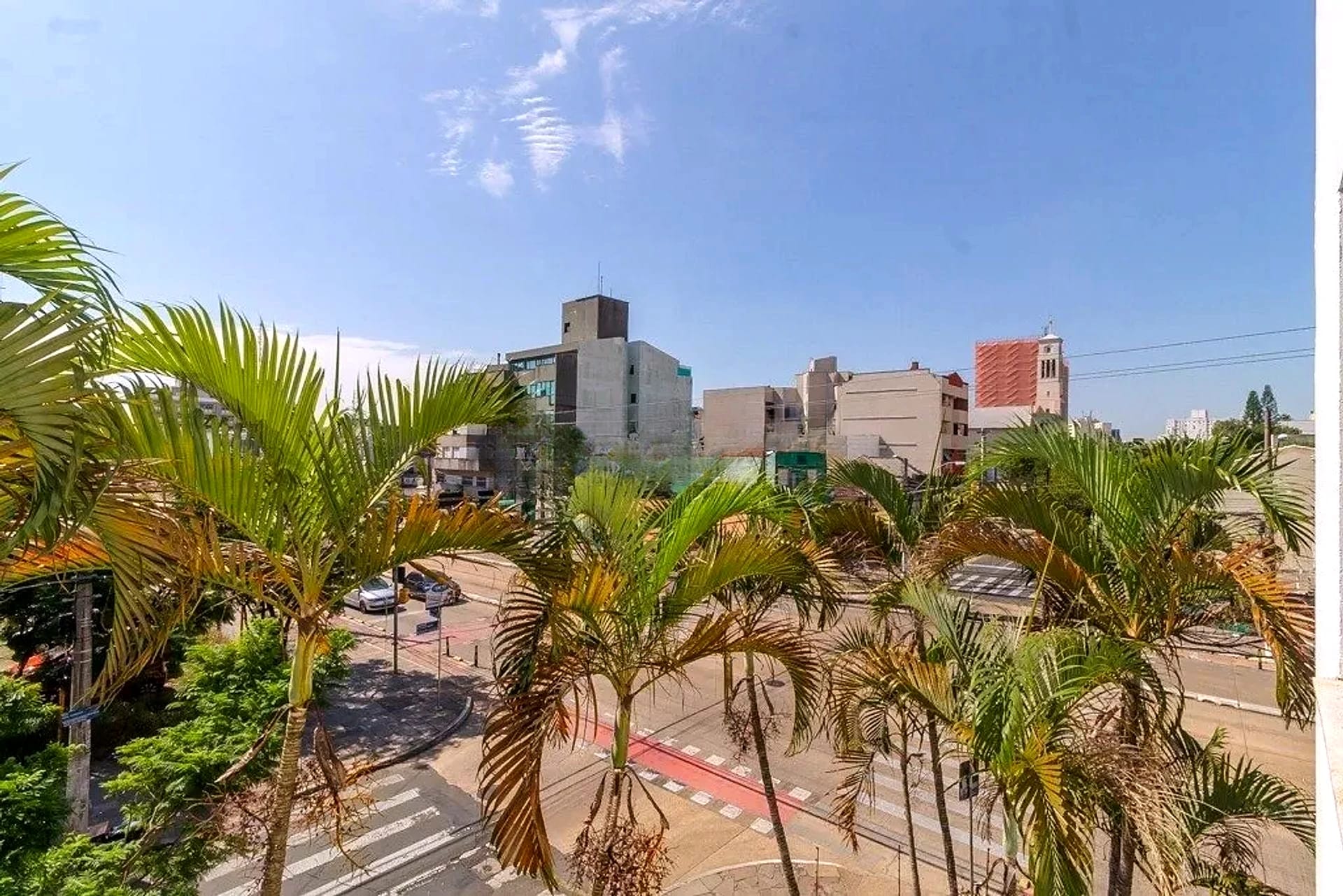 Vista arborizada da janela