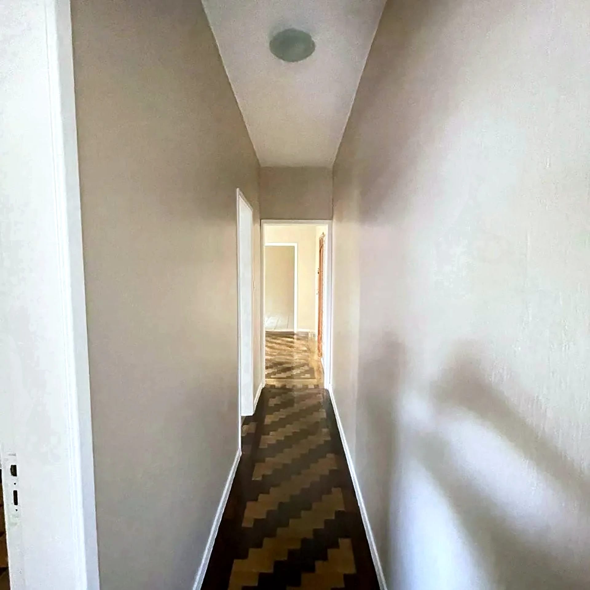 Corredor interno do apartamento