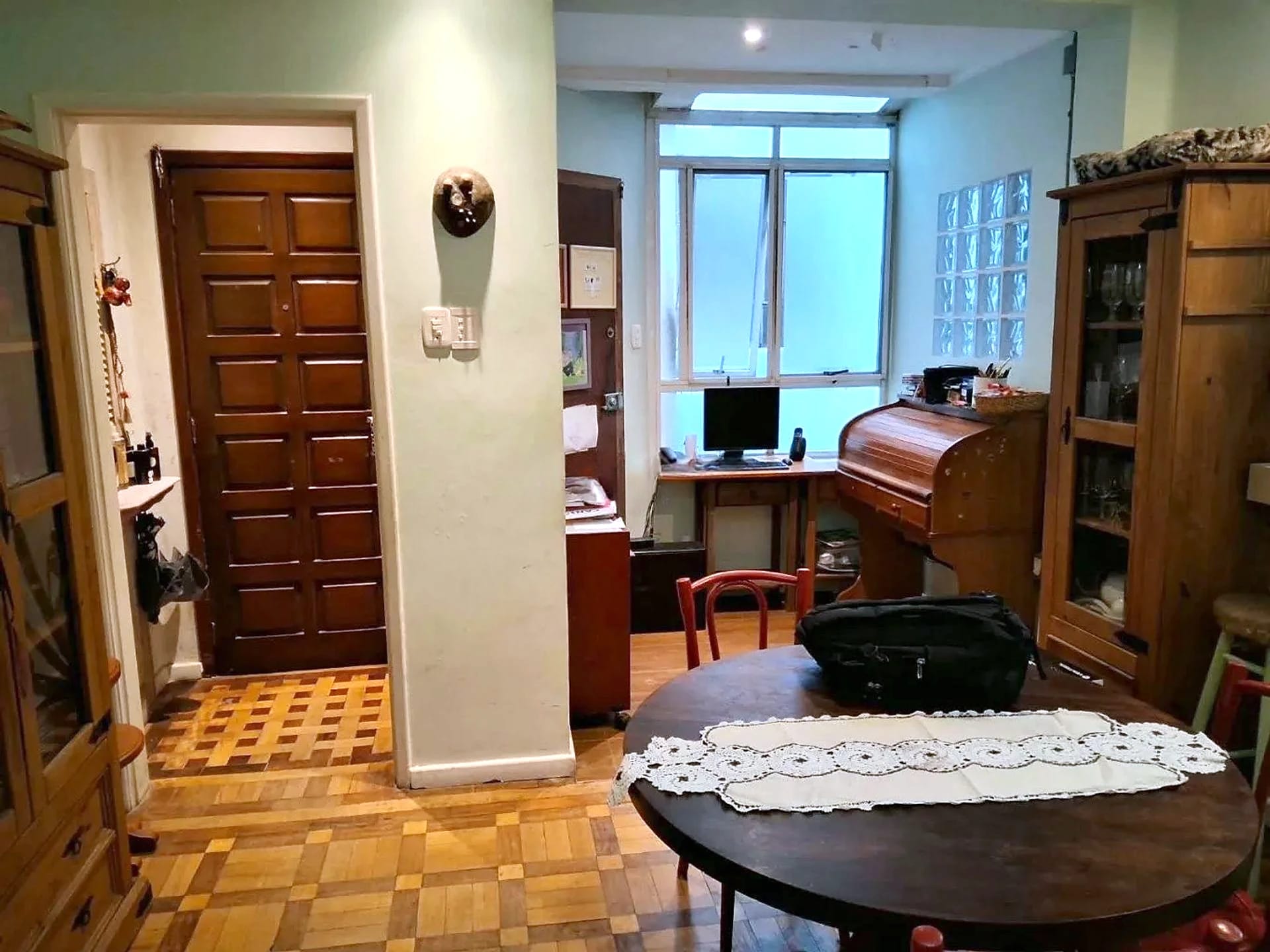 Hall de entrada e canto de estudo