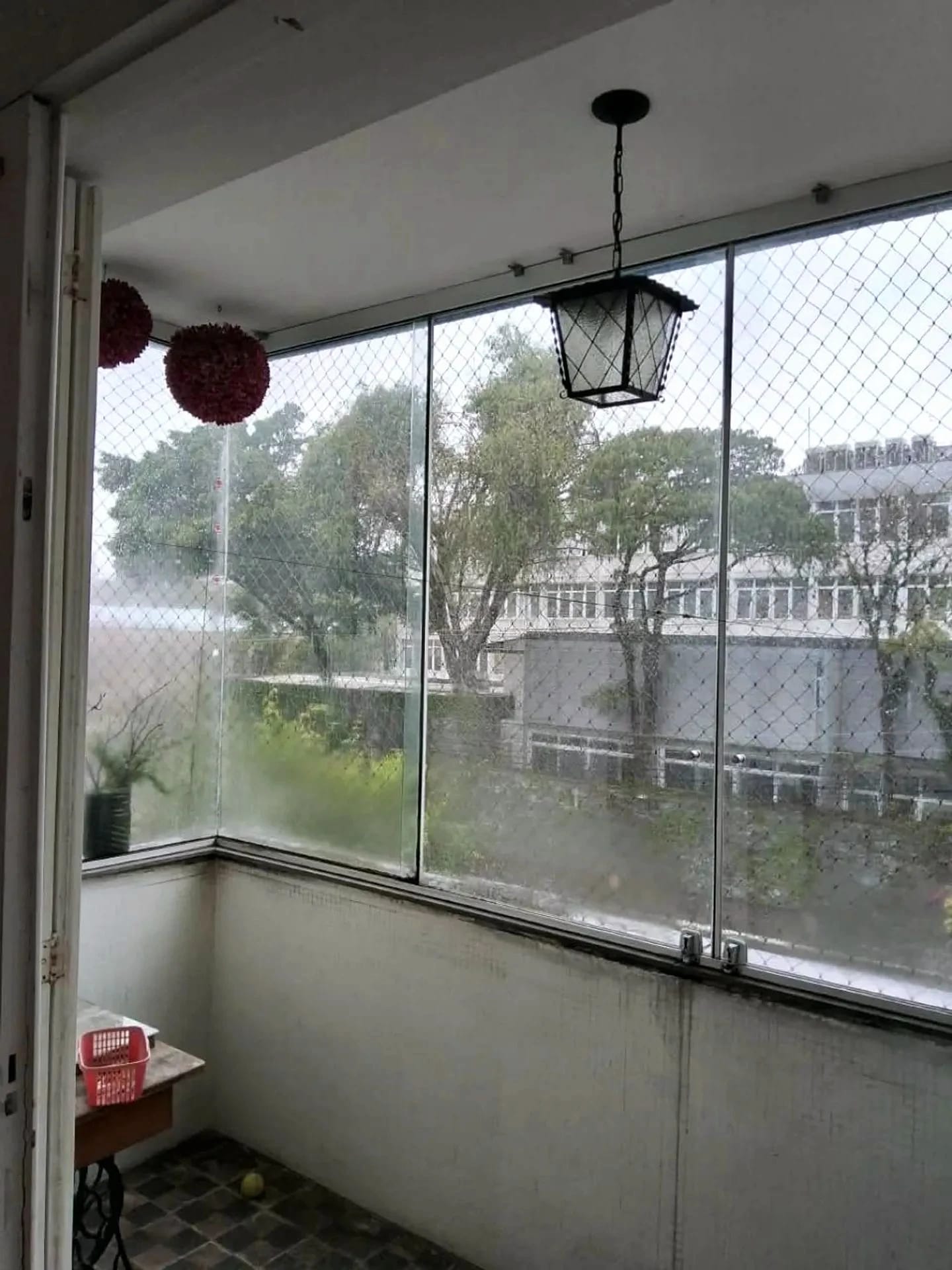 Sacada com vista arborizada